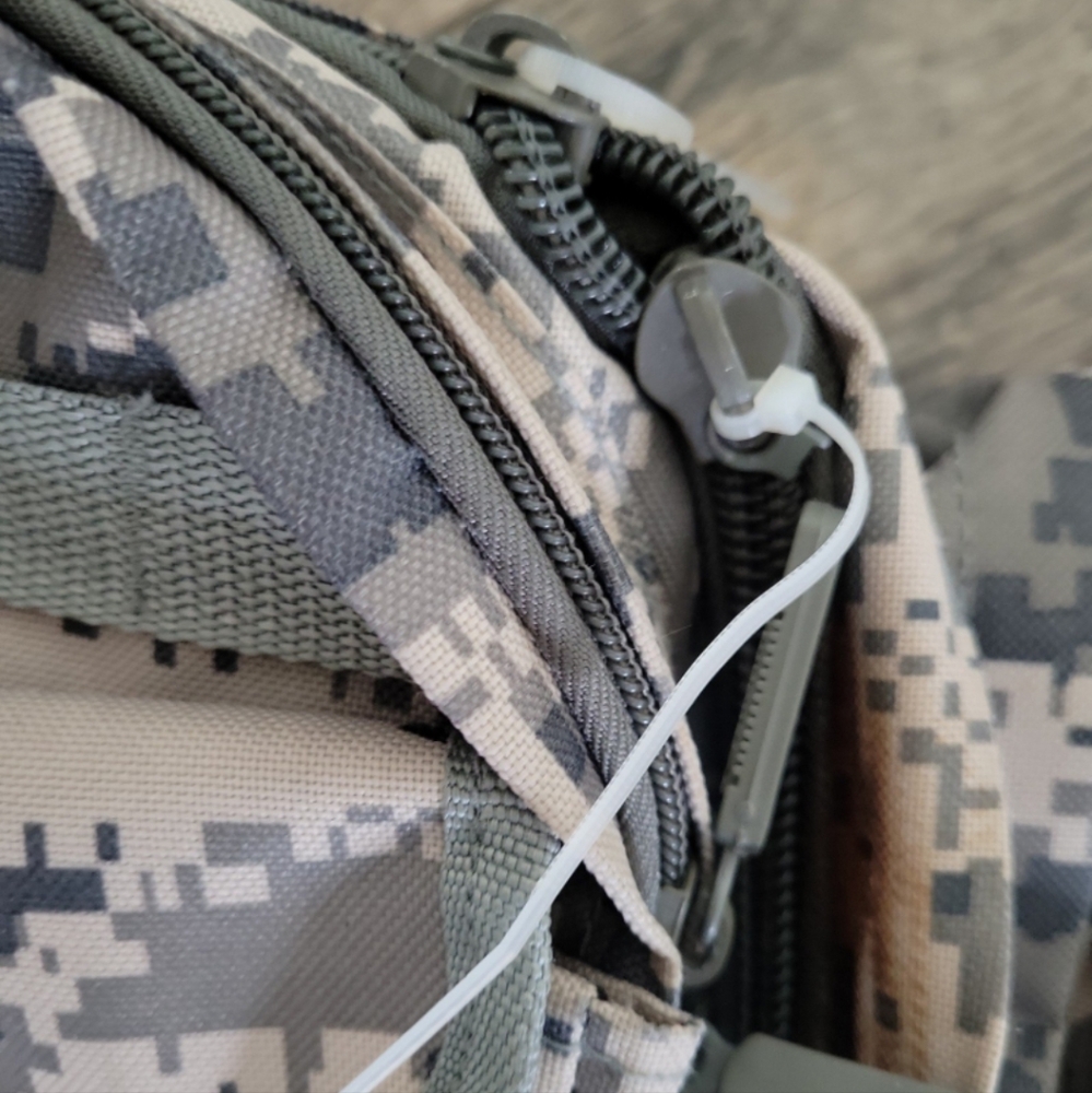 Digital Camo Backpack - Picture 6 of 6
